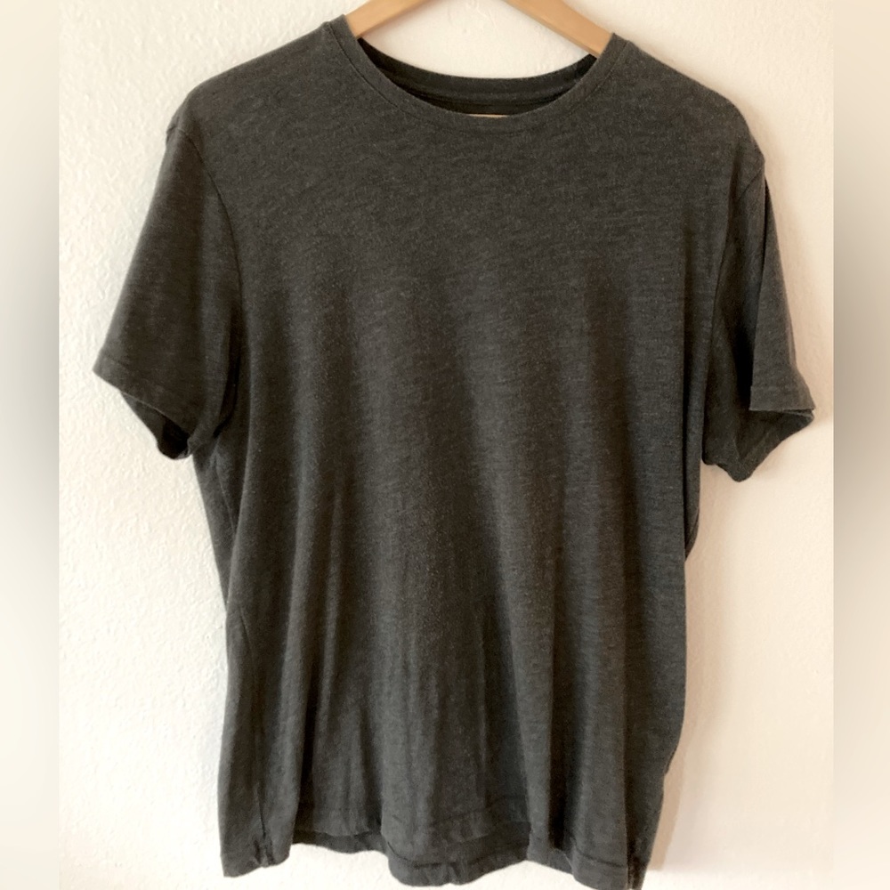 Men’s Banana Republic Premium Wash T-shirt